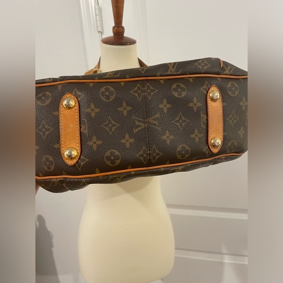 Authentic Louis Vuitton Monogram Galleria Pm - Picture 5 of 15